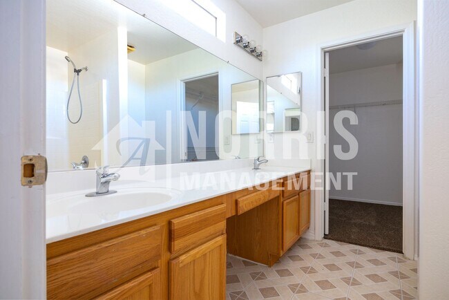 Building Photo - Spacious Home in Magic Ranch in Florence