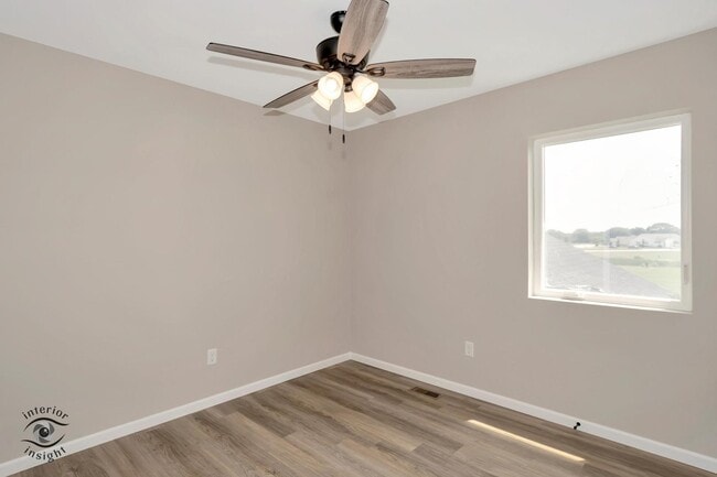 Building Photo - 1323 Sioux Turn