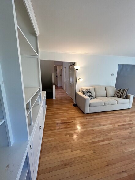 living toom - 2147 Chapel Valley Ln