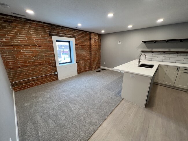 Building Photo - Jones Building