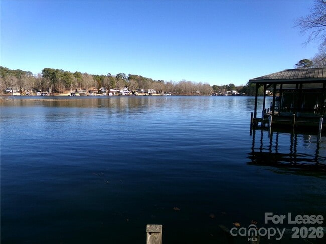 Building Photo - 869 Emerald Shores Rd