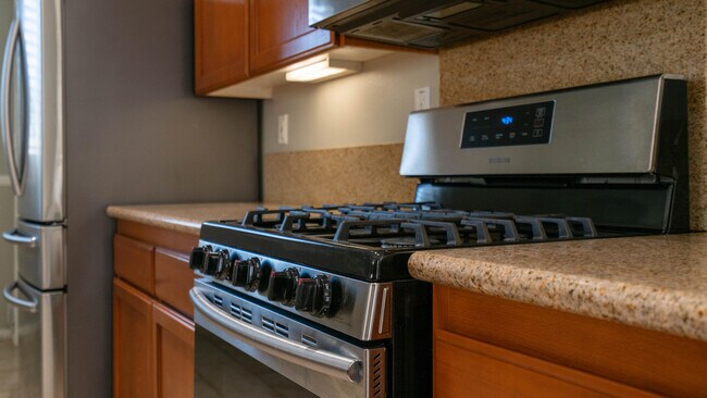 Building Photo - 49142 Barrymore St