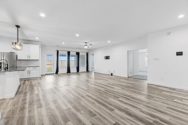 Building Photo - 31514 Avebury Lake Ln