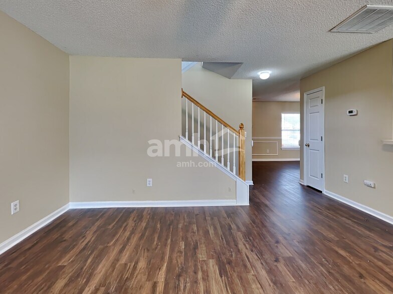Building Photo - 423 Beverly Dr