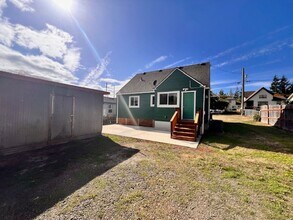 Building Photo - 2164