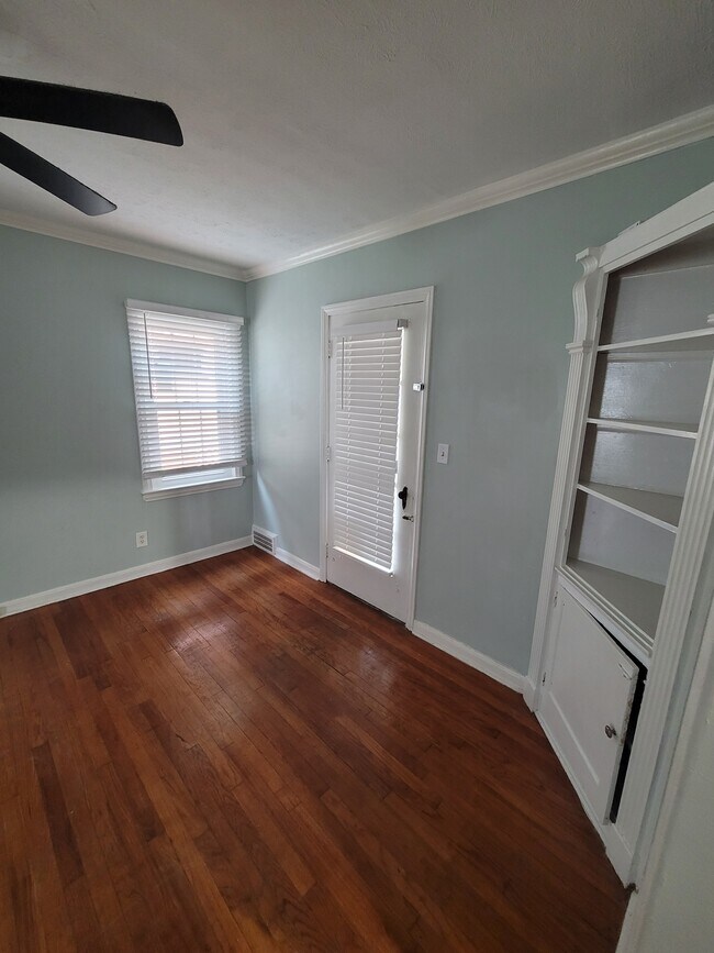 Building Photo - 3598 Raymont Blvd