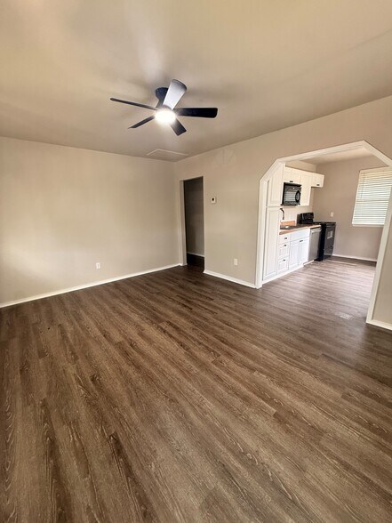 Building Photo - 8432 Garland St