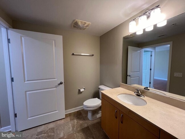 Building Photo - 475 K St NW