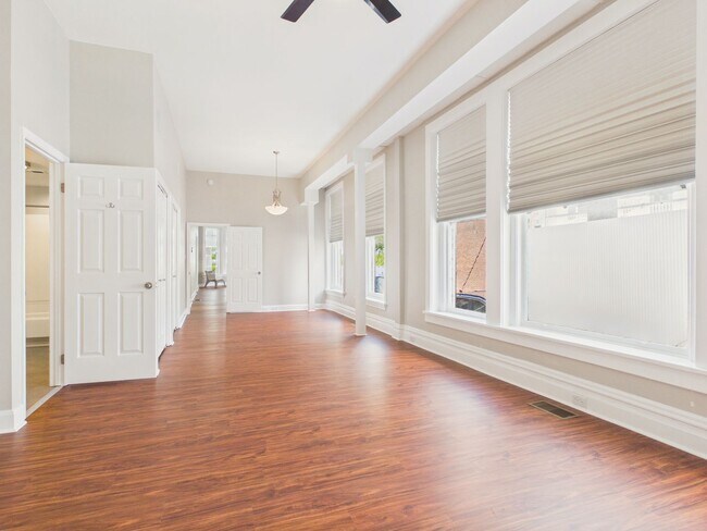 Building Photo - 1017 N Front St