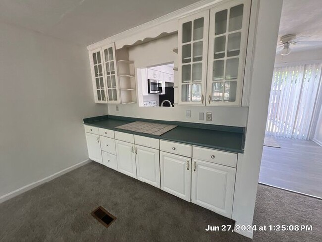 Building Photo - Hearthsone Condo