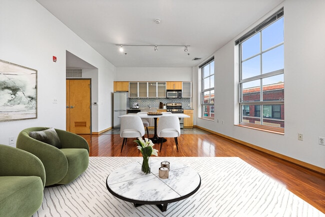 Building Photo - 10 Ann St