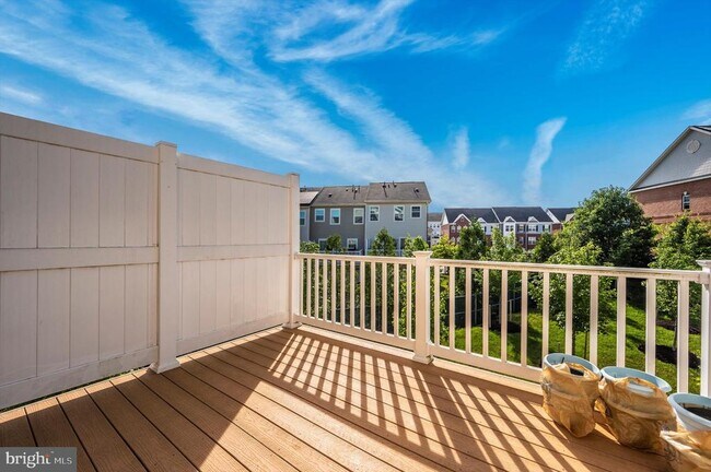 Building Photo - 7780 Dagny Wy