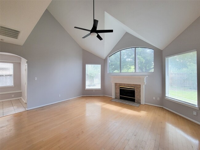Building Photo - 9410 Barretts Glen Ct