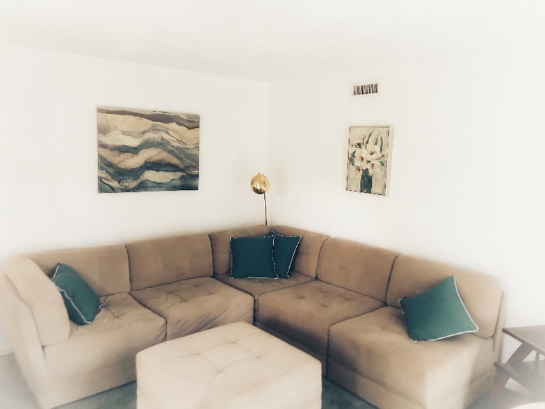 Building Photo - 649 Windrush Bay Dr
