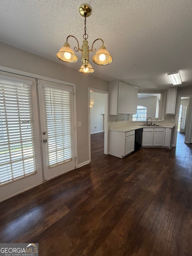 Building Photo - 3020 Meadow Glen Pass