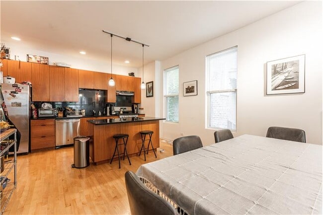 Building Photo - 1407 N Wicker Park Ave