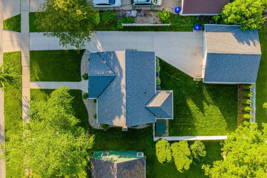 Building Photo - 600 N Outagamie Ct