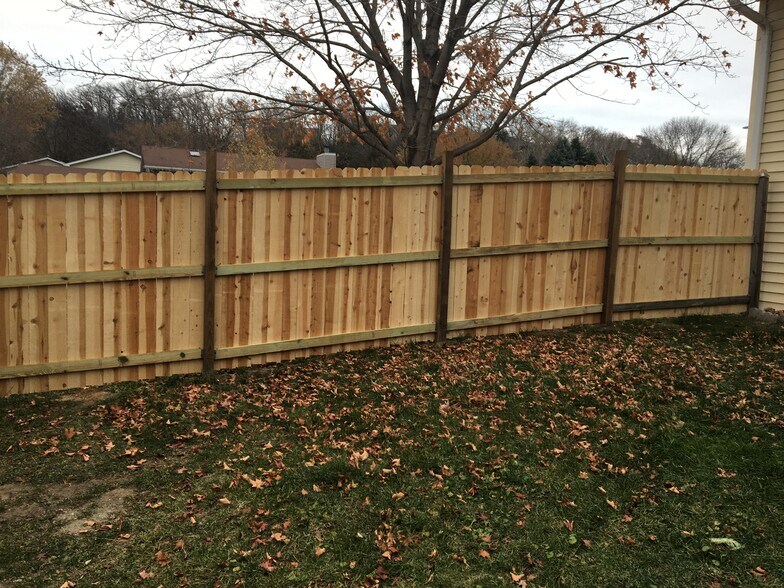 Building Photo - 3991 Whiting Ln NE