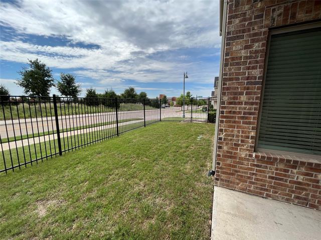 Building Photo - 7200 San Saba Dr