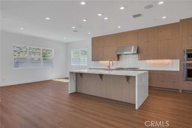 Building Photo - 27510 Elderberry Dr