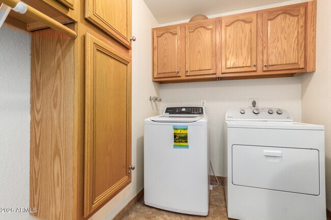 Building Photo - 1885 E Alameda Dr