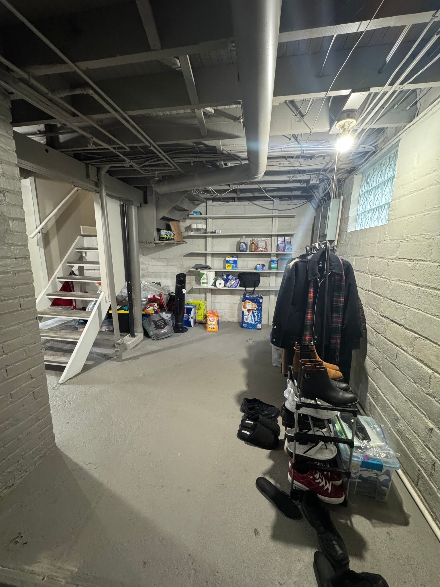 Building Photo - 17640 Larchwood Ave