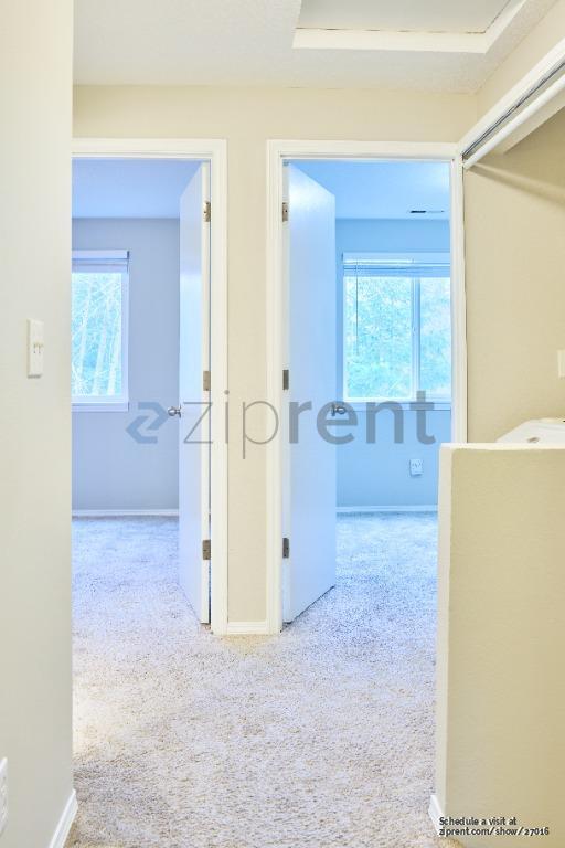 Building Photo - Unit