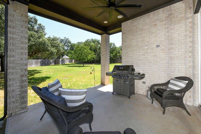 Building Photo - 26643 White Eagle Dr