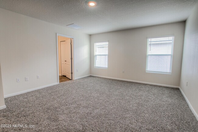 Building Photo - 65327 River Glen Pkwy