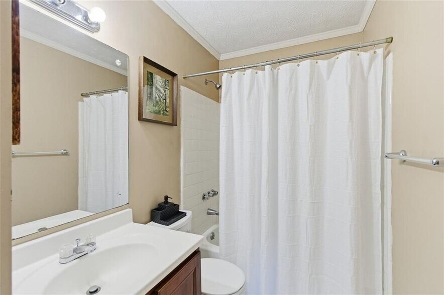 Building Photo - 1512 Stoneleigh Way