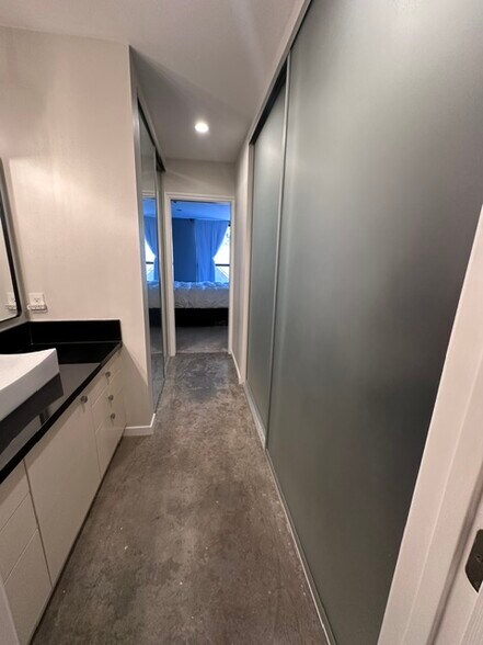 Master bath hallway facing leading to bedroom - 1745 Camino Palmero St