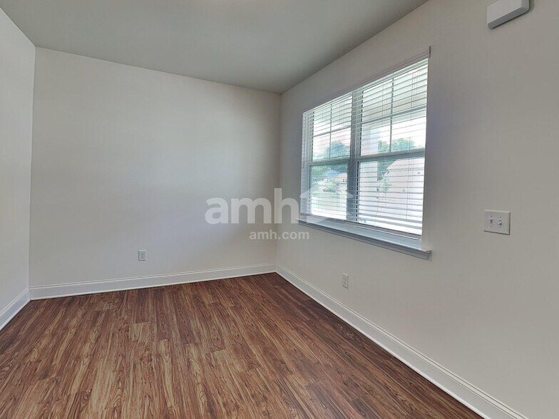 Building Photo - 5125 Canyon Creek Way