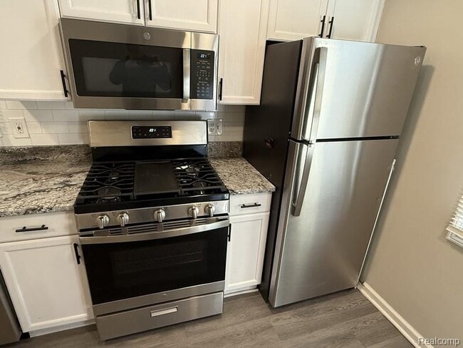 Building Photo - 13661 Kingston St