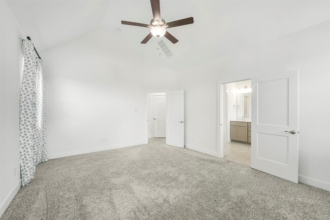 Building Photo - 21131 Medina River Dr