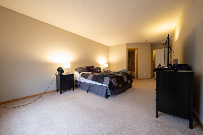 Building Photo - 9420 Marshall Rd