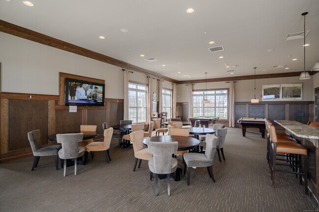 Building Photo - 8 Brentwood Cir