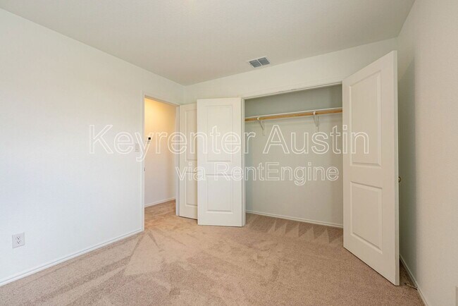 Building Photo - 214 Sambre St