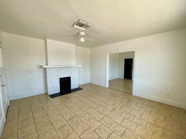 Building Photo - 3625 Mountain Ave