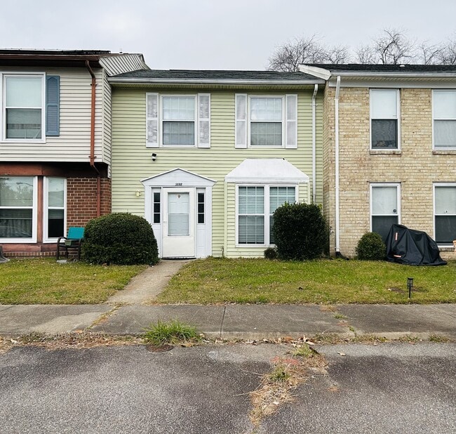 Primary Photo - 3888 Chancery Ln