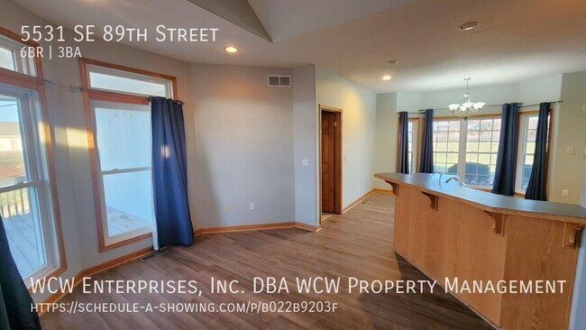 Building Photo - 5531 SE 89th St