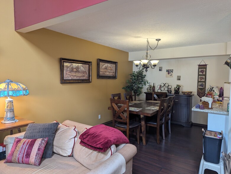 Building Photo - 4539 S 1800 W