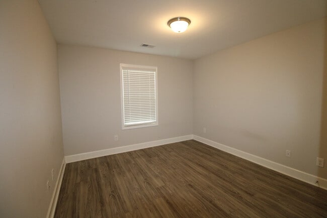 Building Photo - 1315 Mayfield Dr