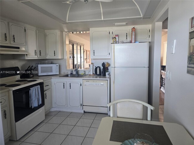 Building Photo - 7608 NW 18th St