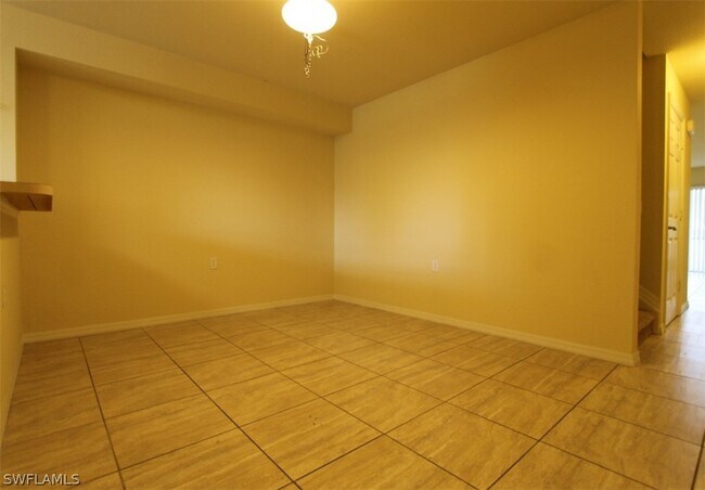 Building Photo - 9051 Gervais Cir