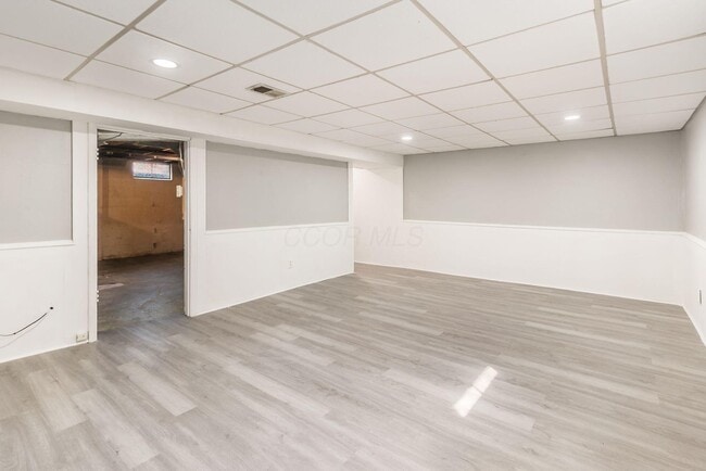 Building Photo - 1865 Willoway Cir N