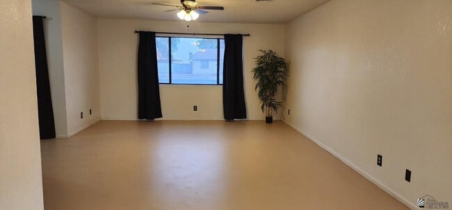 Building Photo - 2088 W Del Sol Ln
