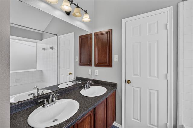 Building Photo - 6318 Brookcrest Dr