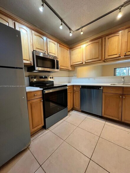 Primary Photo - 3470 Foxcroft Rd