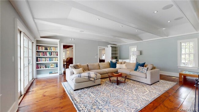 Building Photo - 25 East St