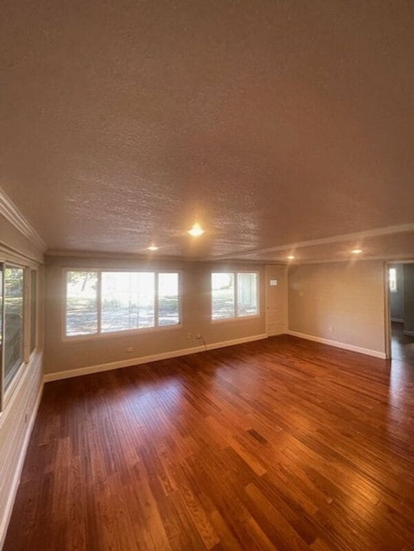 Building Photo - 311 Altaloma Ave